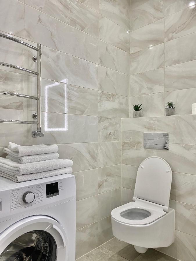 Люкс Апартаменти В Жк Театральному.Центр Міста Rivne Ngoại thất bức ảnh